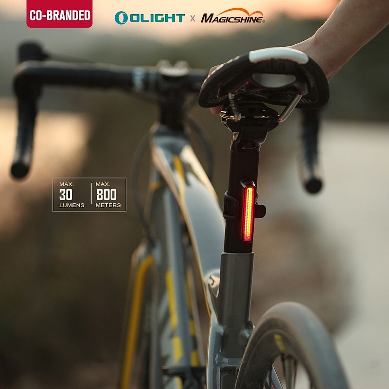 OLIGHT Svietidlo na bicykel Seemee 30 TL 30 lm - čierne