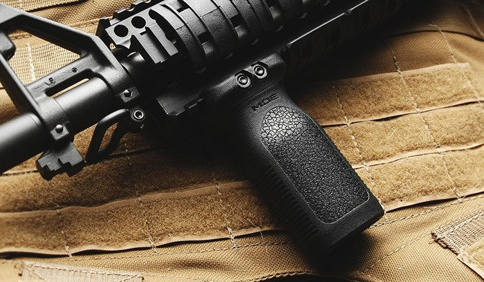 MAGPUL Rukoväť RIS RVG Rail Vertical Grip - fde (MAG412-FDE)