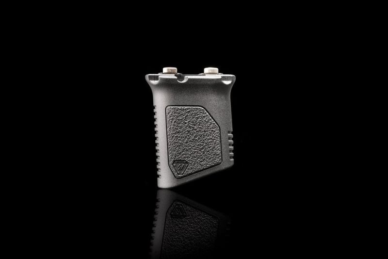 STRIKE INDUSTRIES Grip M-LOK Angled Vertical, short - black