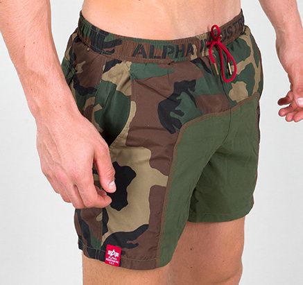 ALPHA INDUSTRIES Krátke nohavice CAMO SWIM na plávanie - woodland (196932/408)