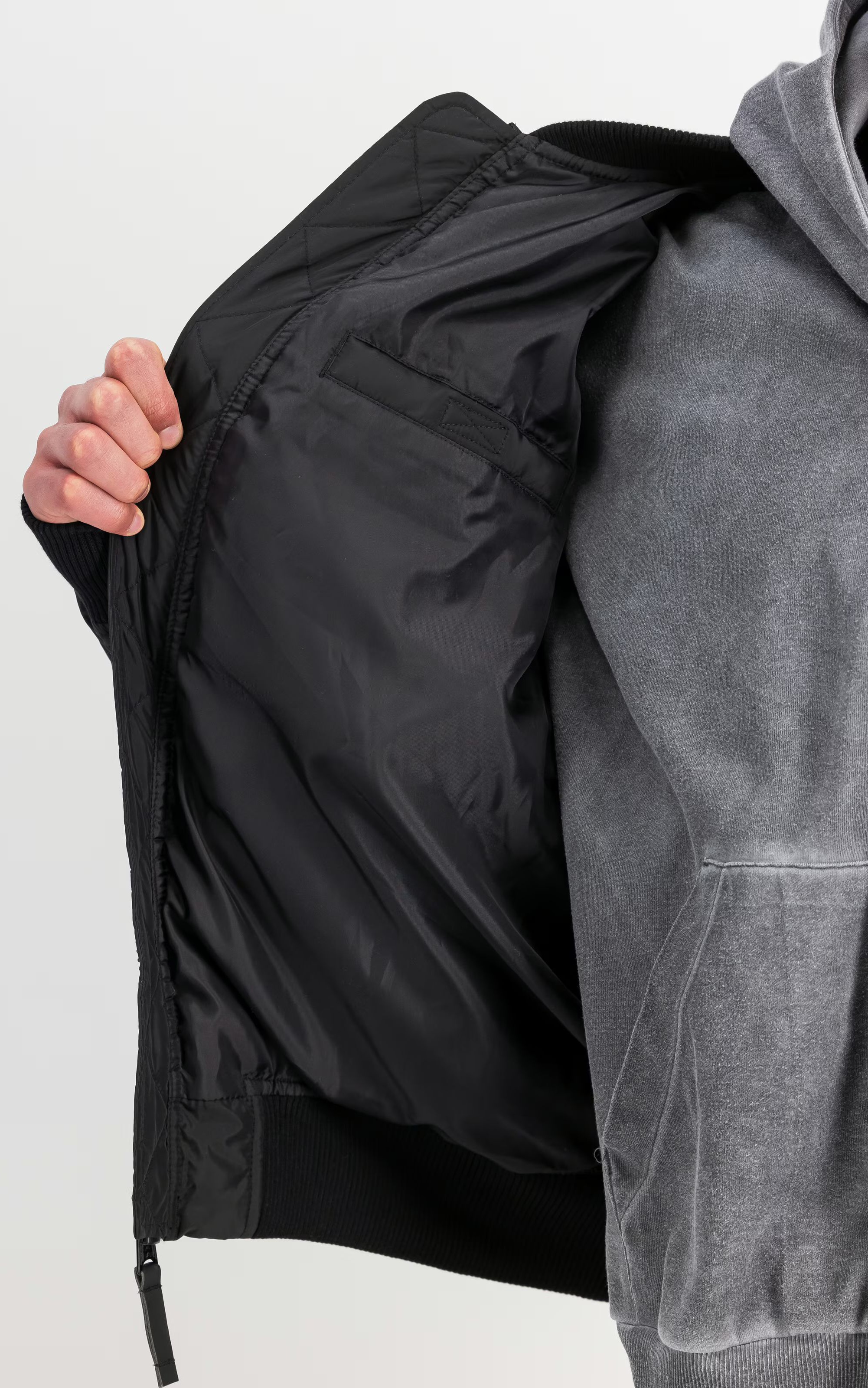 ALPHA INDUSTRIES Bunda MA-1 Logo Puffer Winter Jacket - black (258125/03)