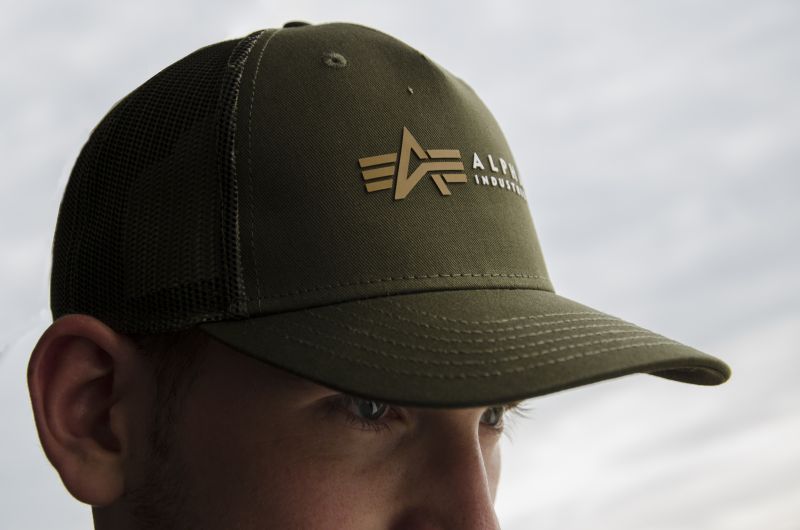 ALPHA INDUSTRIES Šiltovka Alpha Label Trucker Cap - dark olive (106901/142)