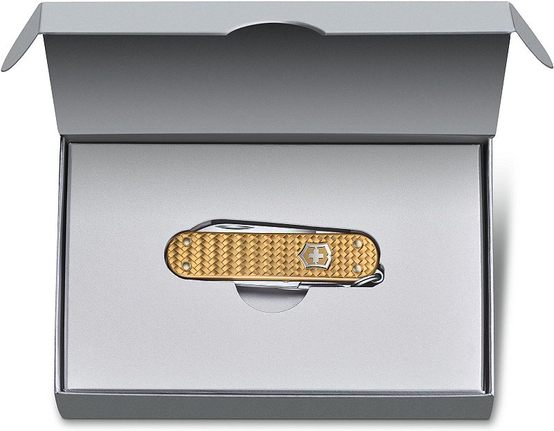 VICTORINOX Zatvárací nôž Classic SD Precious Alox - brass gold (0.6221.408G)