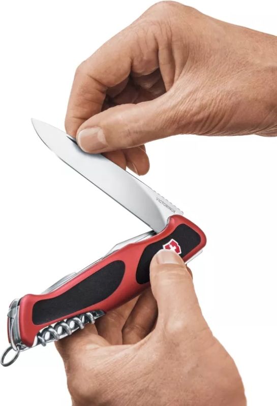 VICTORINOX Zatvárací nôž RangerGrip 55 - red (0.9563.C)