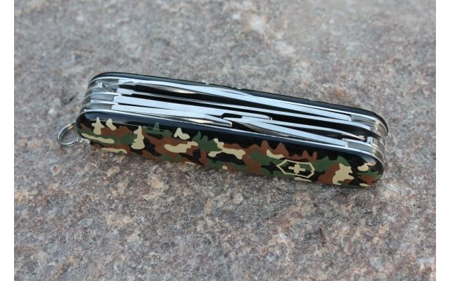 VICTORINOX Zatvárací nôž SPARTAN - woodland camo (1.3603.94)