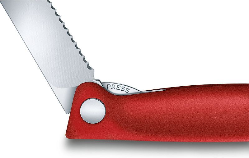 VICTORINOX Nož SwissClassic na ovocie a zeleninu, zubkovaný - červený (6.7831.FB)