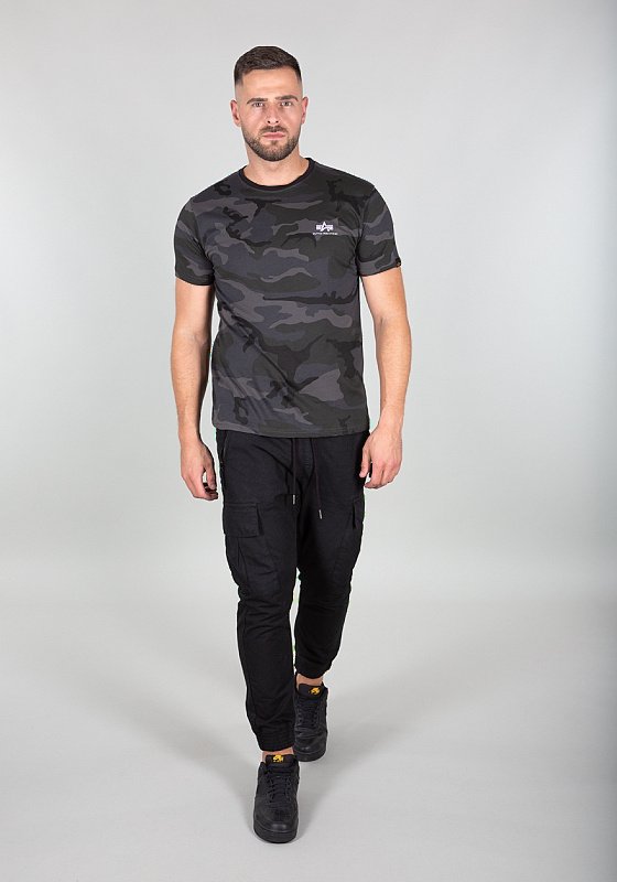 ALPHA INDUSTRIES Tričko Backprint T Camo - black camo (128507C/125)