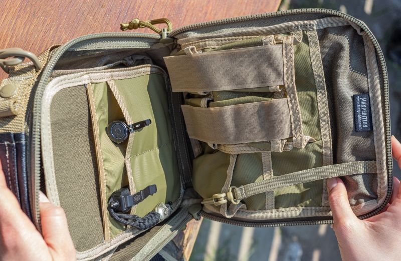 MAXPEDITION Taška cez rameno NeatFreak Organizer - khaki (MX211K)