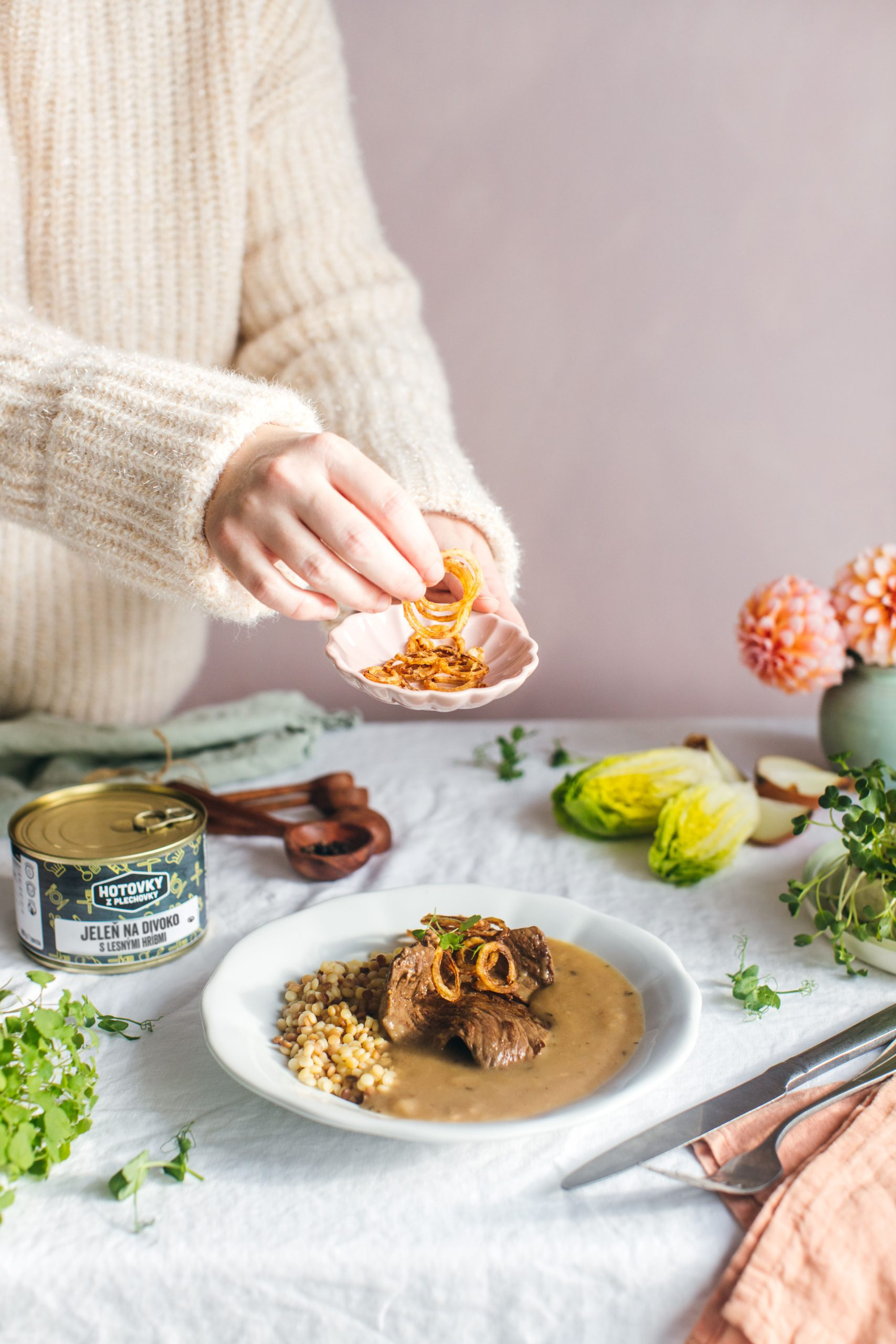 HOTOVKY Z PLECHOVKY Jeleň na divoko s lesnými hríbami 400g