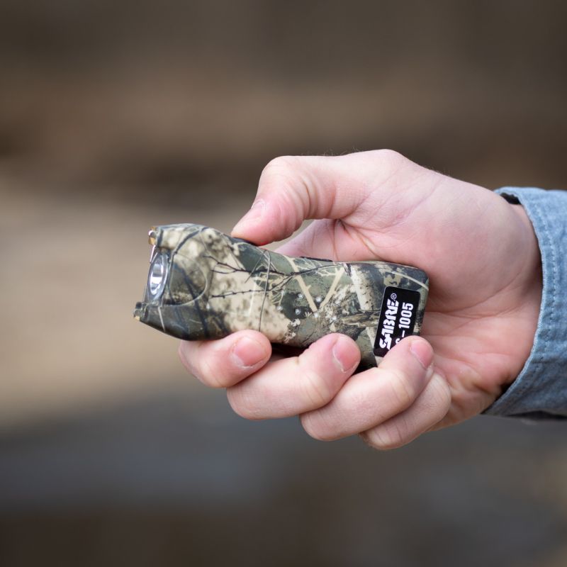 SABRE Paralyzér 1.60 uC s LED Svietidlom - camo (G-S-1005-CM)