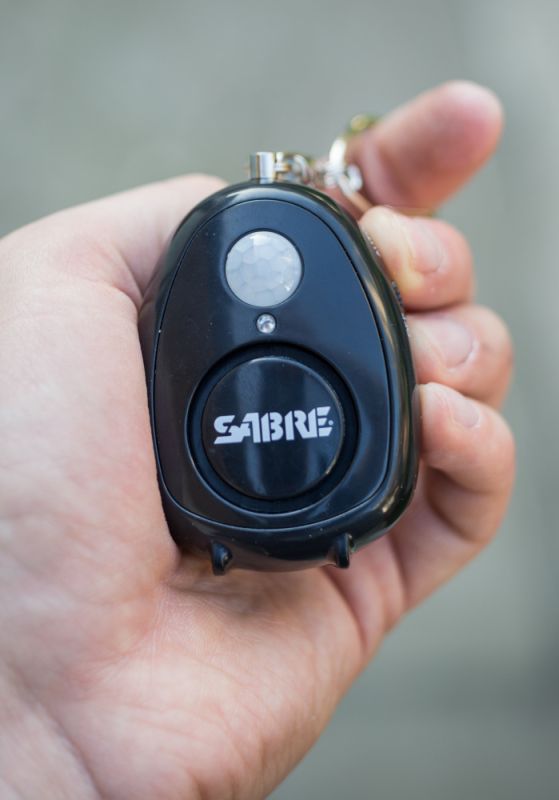 SABRE Osobný alarm s detektorom pohybu (PA-MDM-BK)