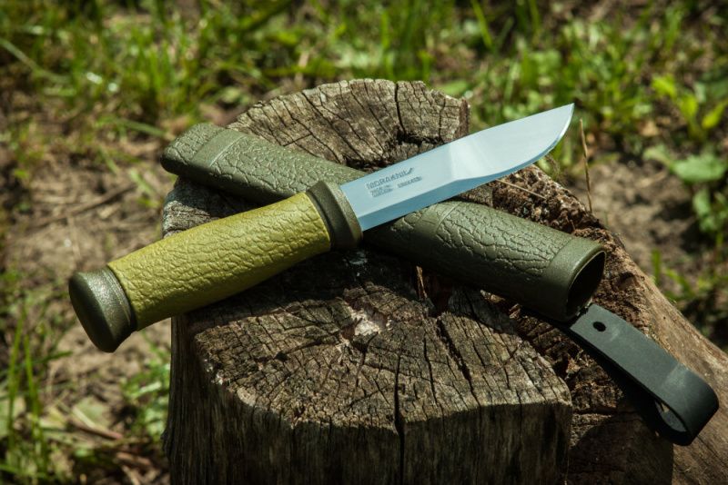 MORAKNIV Nôž s pevnou čepeľou Outdoor 2000 - Stainless Steel - zelený (NZ-200-SS-02)