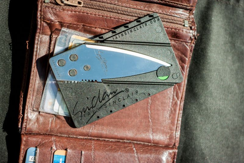 Cardsharp® Credit Card Folding Safety Knife, strieborný - strieborný (IS1)