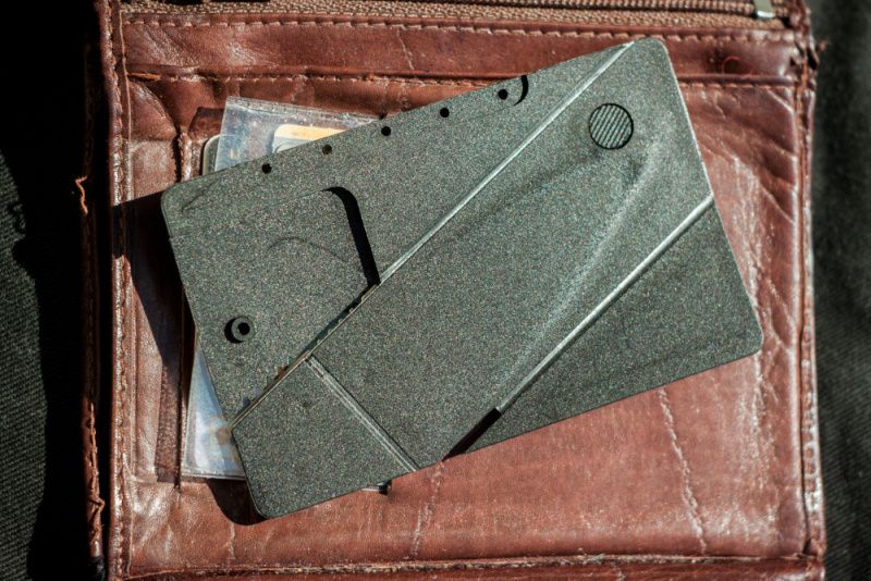 Cardsharp® Credit Card Folding Safety Knife, strieborný - strieborný (IS1)