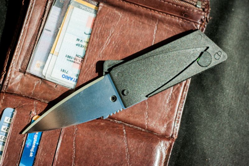 Cardsharp® Credit Card Folding Safety Knife, strieborný - strieborný (IS1)