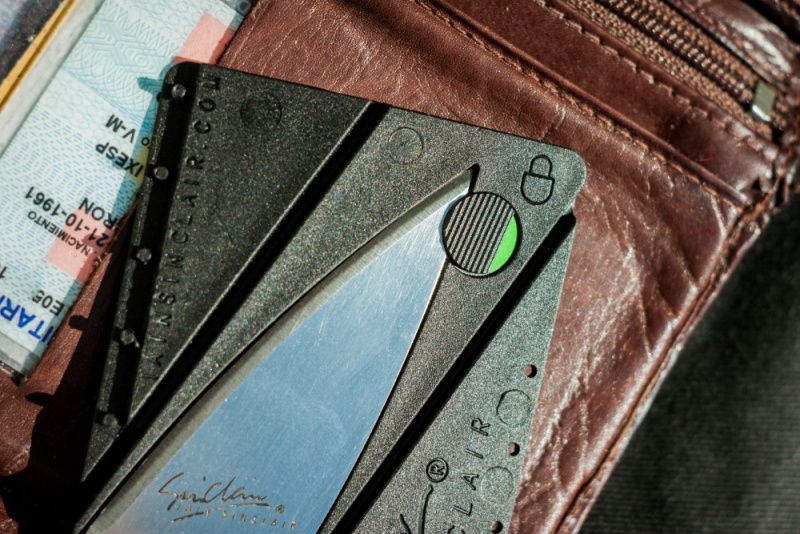 Cardsharp® Credit Card Folding Safety Knife, strieborný - strieborný (IS1)