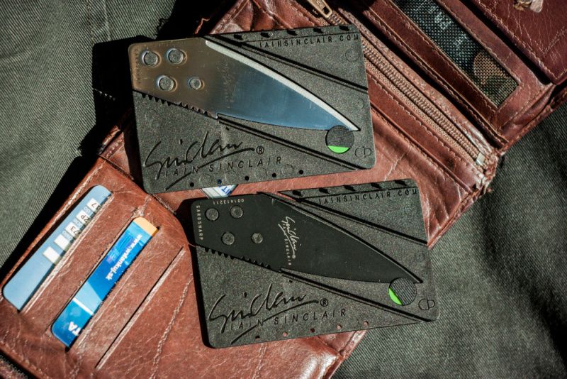 Cardsharp® Credit Card Folding Safety Knife, strieborný - strieborný (IS1)