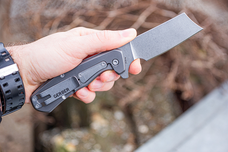 GERBER Zatvárací nôž Asada - čierny