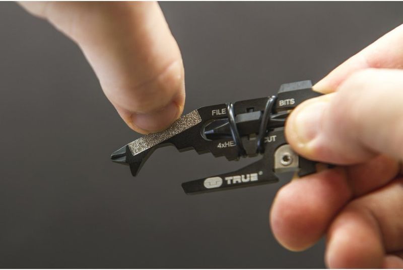 TRUE UTILITY Multitool FishFace 18v1 - čierny (TU206K)