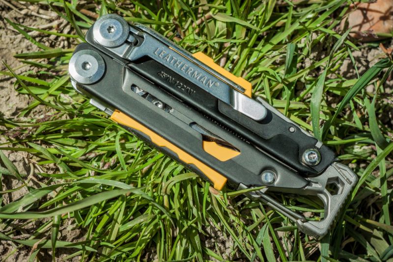 LEATHERMAN Multitool SIGNAL - strieborný (LTG832265)