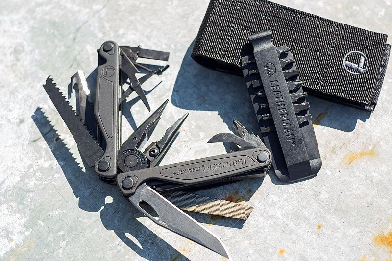 LEATHERMAN Multitool CHARGE PLUS - čierny/čierny (832601)