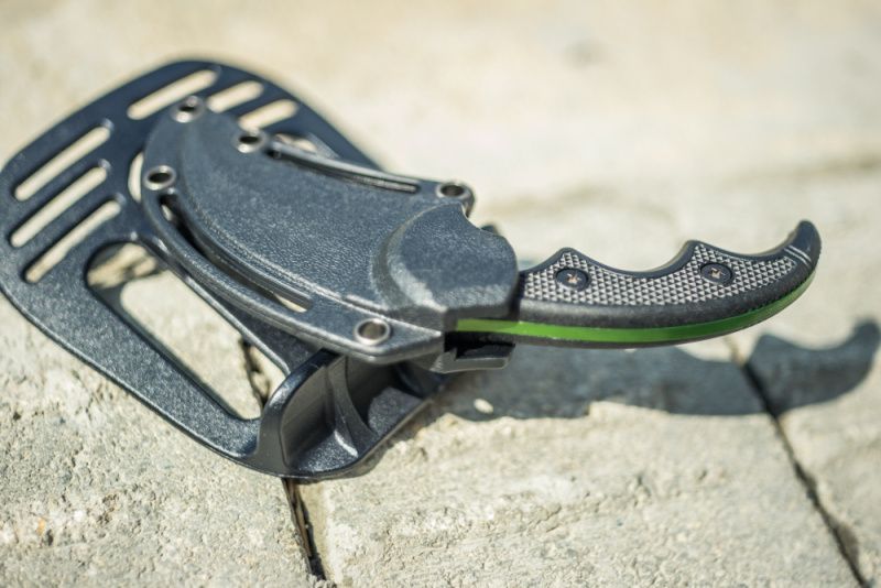 MTECH Nôž s pevnou čepeľou Karambit Hawkbill - zelený (MT2063GN)