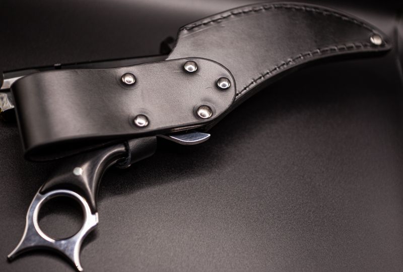 Hibben Nôž s pevnou čepeľou Karambit With Sheath (GH5054)