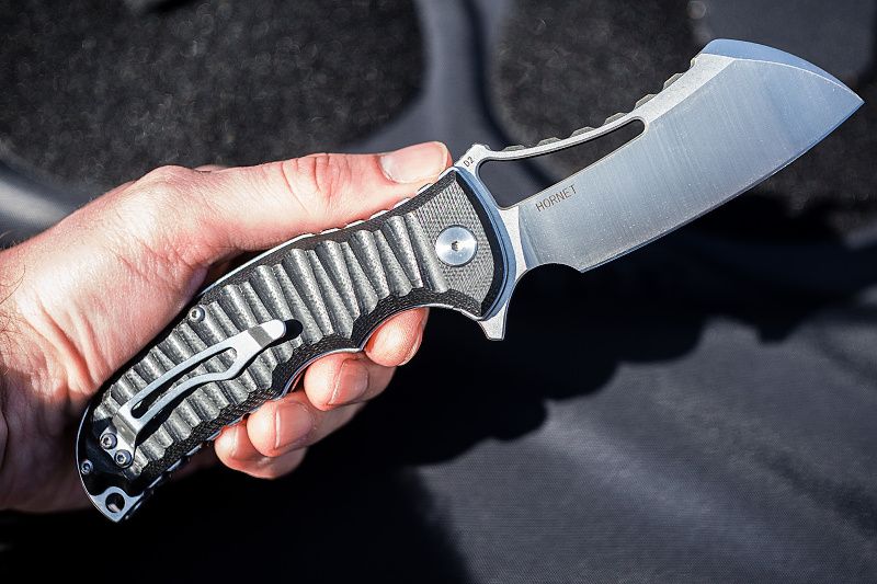 BESTECH Zatvárací nôž Hornet Linerlock - čierny (BTKG12A)