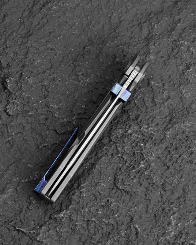 BESTECH Zatvárací nôž WET NELLIE ButtonFrameLock - bead blasted grey (BT2505E)